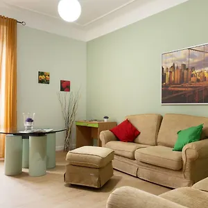 Apartamento Beautiful In San Giovanni Close To Colosseo, Roma